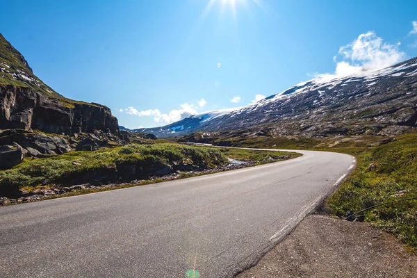 Panoráma Nyári Táj Norvégiában Közel Geiranger Fiord Folyó Kövek Felerősítések — Stock Fotó