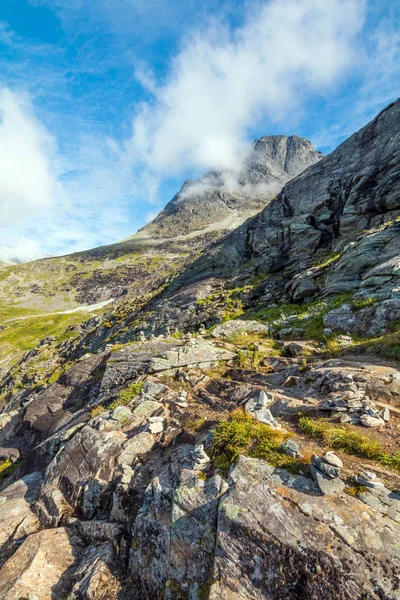 Panoráma Nyári Táj Norvégiában Folyó Kövek Felerősítések Trollstigen — Stock Fotó