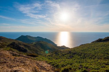 Alghero suların çekildiği kıyı, Sardunya renkli gün batımı
