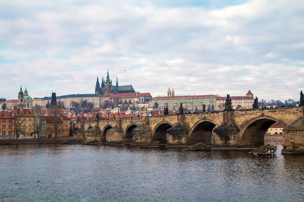 Pohled Charlese Bridge Vltavy Den Praze Česká Republika — Stock fotografie