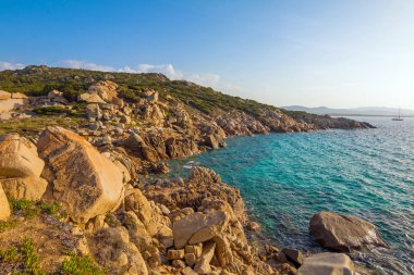 kayalar ile Sardegna sahil manzarası, Sardunya, İtalya