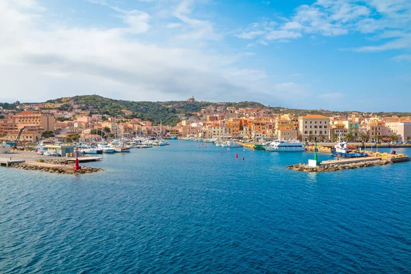 Feribot Tekne, Kuzey Sardunya, İtalya dan La Maddalena şehir görüntülemek
