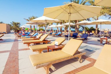 Ras Al Khaimah, Bae - 4 Ocak 2018: Yüzme havuzu ve Spa bölgesi. Tropikal tatiller