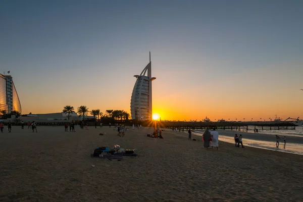 Dubai Vae December 2017 Mensen Die Wachten Nieuwjaarsviering Het Strand — Stockfoto