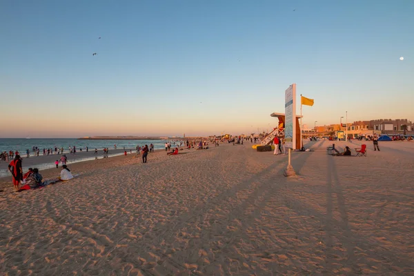 Dubai Vae December 2017 Mensen Die Wachten Nieuwjaarsviering Het Strand — Stockfoto