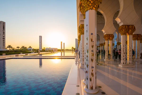 Abu Dhabi Emiratos Árabes Unidos Enero 2018 Mezquita Sheikh Zayed — Foto de Stock