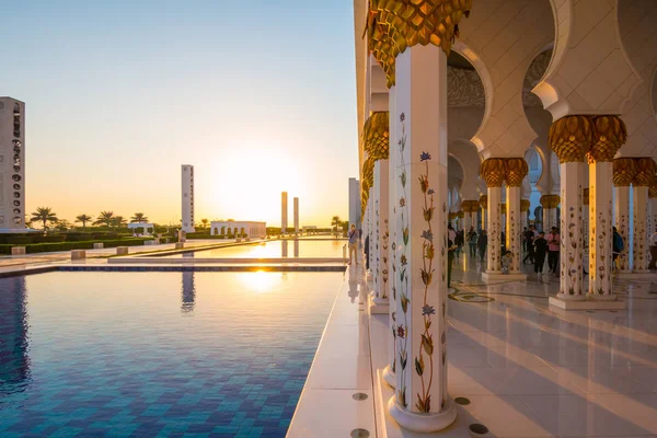 Abu Dhabi Uae January 2018 Sheikh Zayed Grand Mosque Minaret — Stock Photo, Image