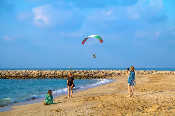 Ras Khaimah Vae Januari 2018 Paraglider Vliegen Zee Met Blauw — Stockfoto