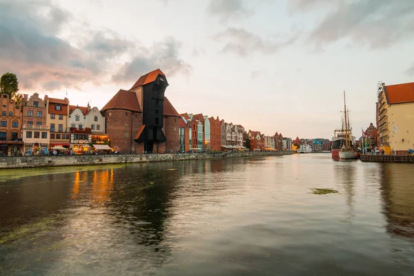 Muhteşem Günbatımı Gdansk Eski Şehir Ünlü Vinç Gdansk Polonya — Stok fotoğraf