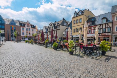 Boppard, Almanya - 1 Mayıs 2018: Ren Nehri'ndeki ünlü popüler Wine Village of Boppard, Middle Rhine Valley, Almanya