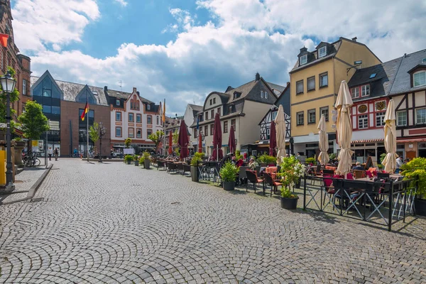Boppard, Almanya - 1 Mayıs 2018: Ren Nehri'ndeki ünlü popüler Wine Village of Boppard, Middle Rhine Valley, Almanya