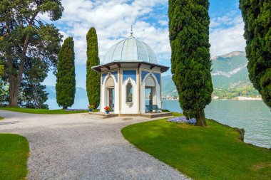 Mayıs ayında ünlü Italyan Gölü Como 'da Bellagio yakınlarındaki Villa Melzi ve bahçeleri