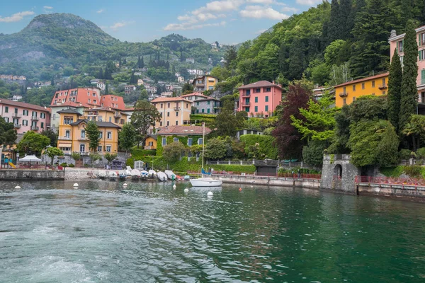 Férias Itália Pequena Cidade Bonita Perto Lago Mais Bonito Itália — Fotografia de Stock