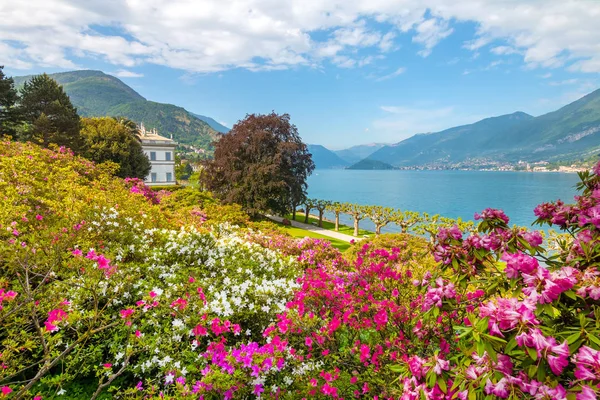 Mayıs ayında ünlü Italyan Gölü Como 'da Bellagio yakınlarındaki Villa Melzi ve bahçeleri