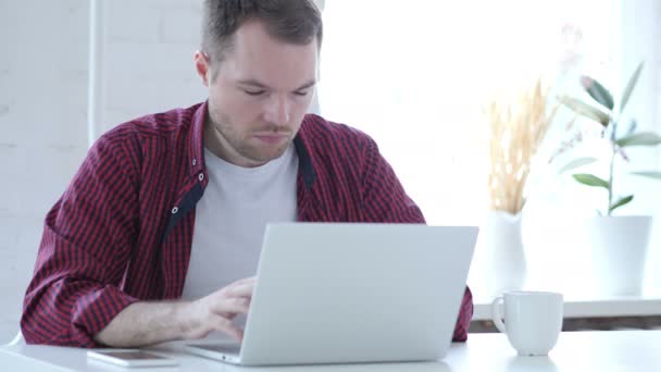 Angry Young Man Screaming While Working Office — Stock Video