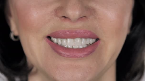 Close Old Smiling Woman White Teeth — Stock Video