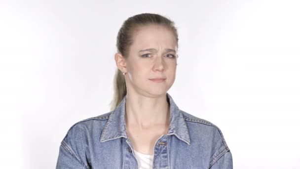 Portret Dorywczo Młoda Kobieta Gestem Odrzucenia Odmowa — Wideo stockowe