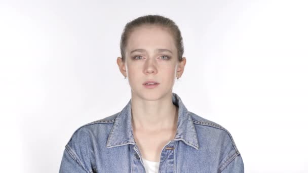 Reddet Kafa Sallayarak Rahat Genç Kadın Portresi Inkar — Stok video