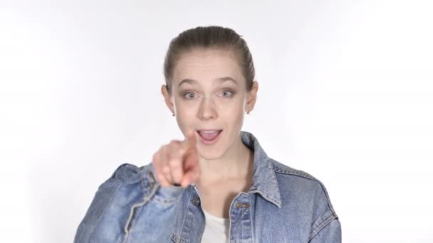 Müşteriler Her Iki Ile Davet Rahat Genç Kadın — Stok video