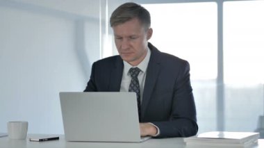 İşadamı davet müşteriler Office portresi