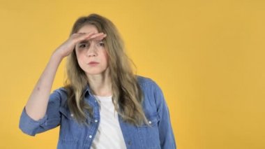 Güzel genç kız yeni şans, sarı Bankamatik arama