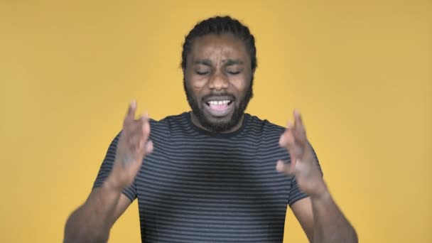 Casual African Man Gesturing Failure Problems Isolated Yellow Background — Stock Video