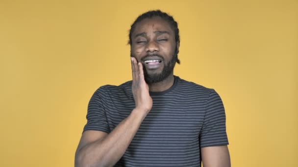 Toothache Afro American Man Tooth Pain Yellow Background — Stock Video