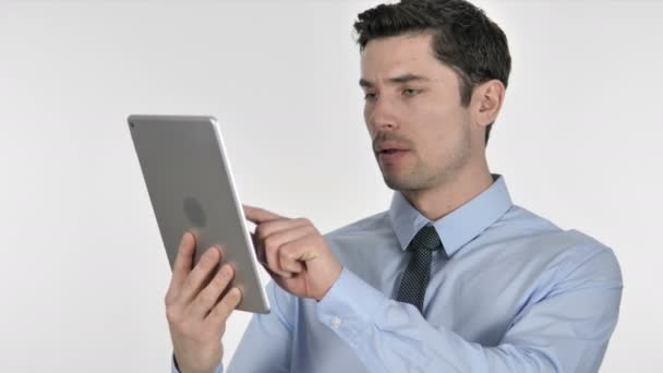 Empresário Reagindo Perda Enquanto Estiver Usando Tablet — Vídeo de Stock
