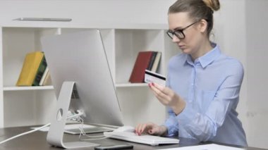 Online ödeme Online alışveriş genç Casual Kız tarafından