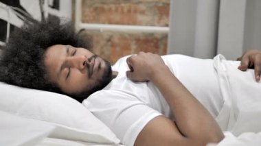 Taze Afrikalı Adam Sabah Uyanma