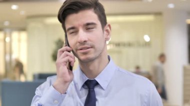 Ofiste İş Adamı Konuşuyor