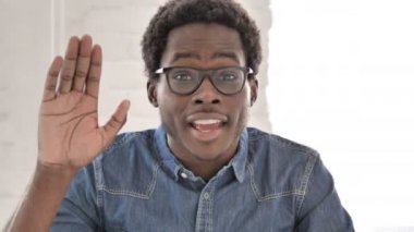 Afrika adam tarafından online görüntülü sohbet