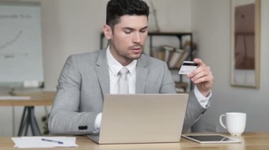 Online Alışveriş Başarısızlık, Kriz De Üzgün İşadamı