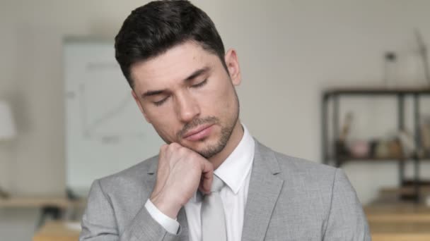 Tired Businessman Sleeping at Work — Stock Video