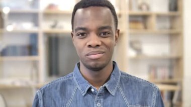 Afrikalı Adam Teklif Inkar