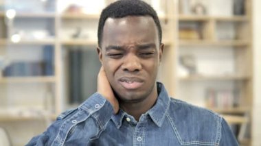 Boyun Ağrısı, Yorgun Afrikalı Adam