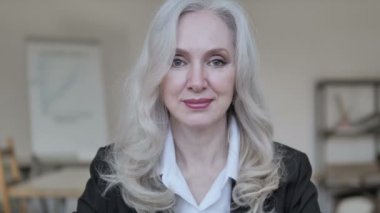 Olgun İş Kadını'ndan Davet Jesti