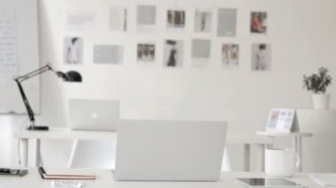 Yaratıcı Tasarımcı Boş Ofis