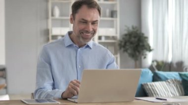 Eski İşAdamı tarafından Online Görüntülü Sohbet