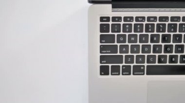 Laptop, Yağmur Klavye Düşen Dolar Top View