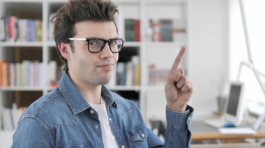 Hayır, Yaratıcı Adam Teklif Reddederek