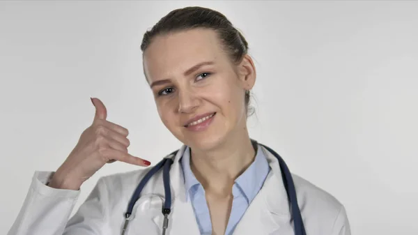 Call Me for Help, Lady Doctor with Call Me Gesture — Stock Photo, Image