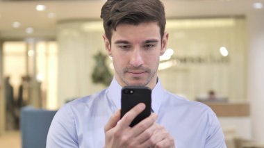 İşadamı yazarak iletide Smartphone
