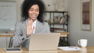 Afrikalı İş Kadını Online Görüntülü Sohbet