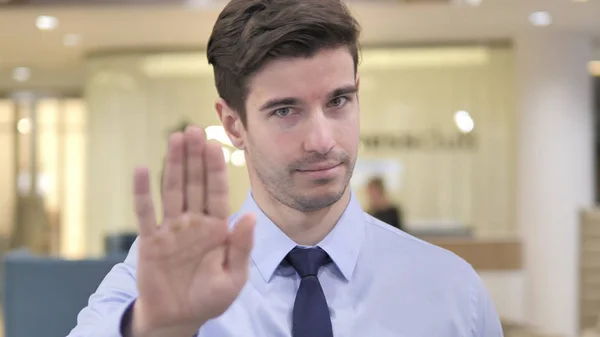 Stopp, Geschäftsmann hält mit der Hand an — Stockfoto