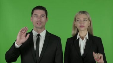 Hırslı İş Adamları El Sallayarak ve Konuşuyor, Chroma Key