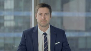 Hasta İşadamı Kamerada Öksürük Yaşıyor