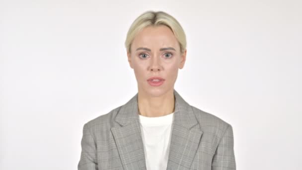 Geschäftsfrau gestikuliert Versagen und Probleme auf weißem Hintergrund — Stockvideo