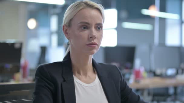 Portrait of Businesswoman saying No with Hand Gesture — Stock Video