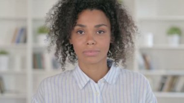 Üzgün Afrikalı Kadın Şok Oldu 